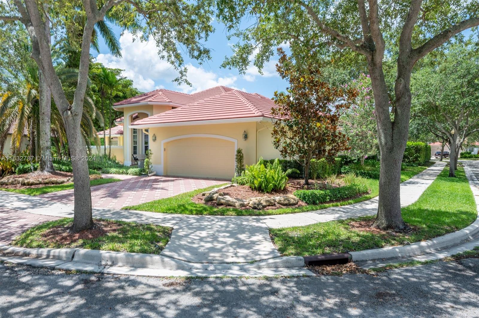 1562 Island Way