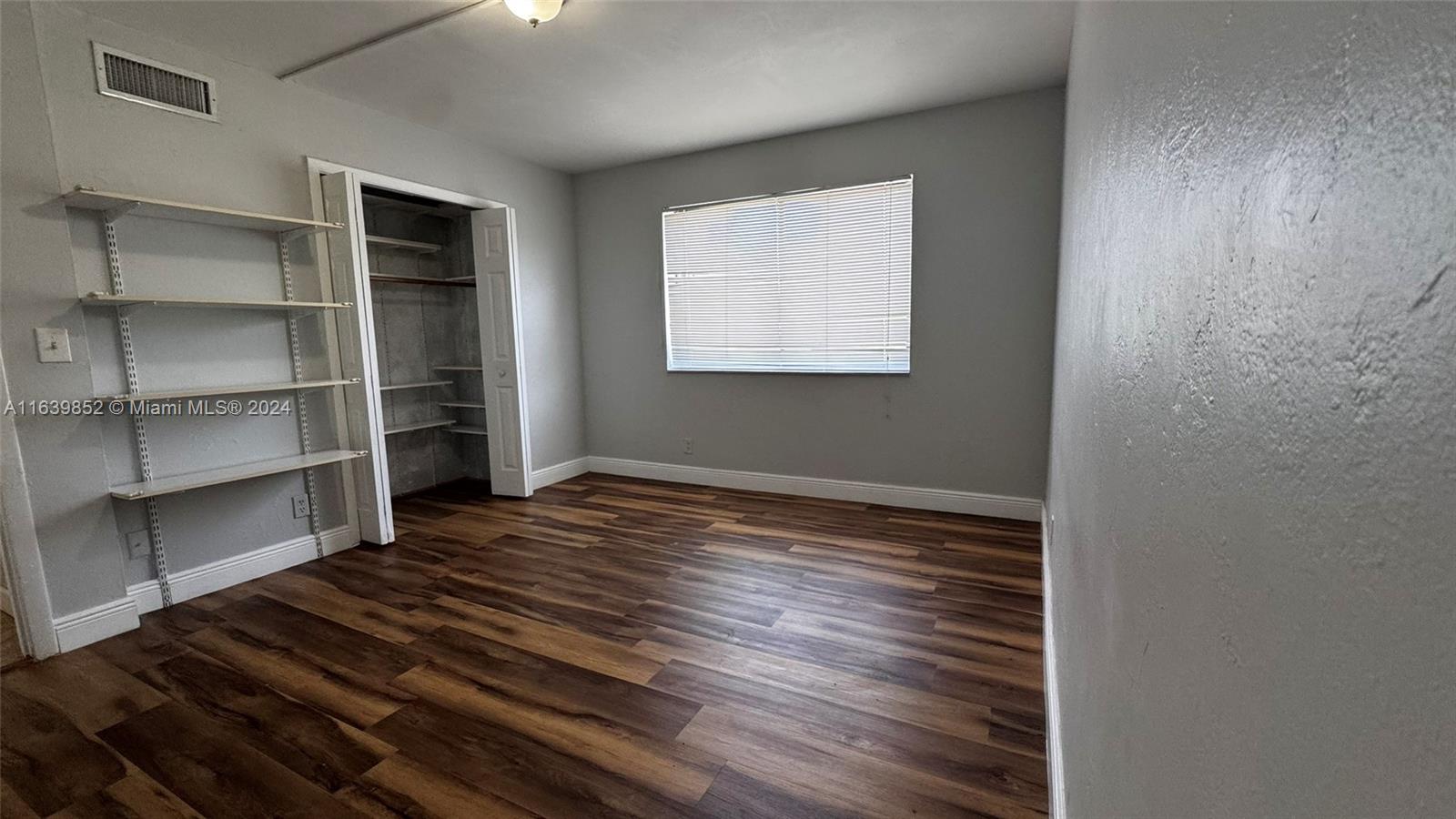 209 Lakeview Dr # 202