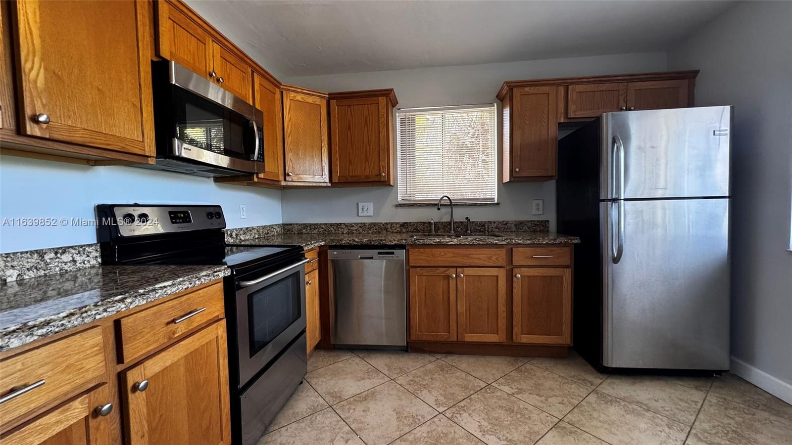 209 Lakeview Dr # 202