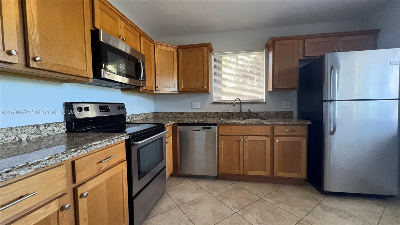 209 Lakeview Dr # 202