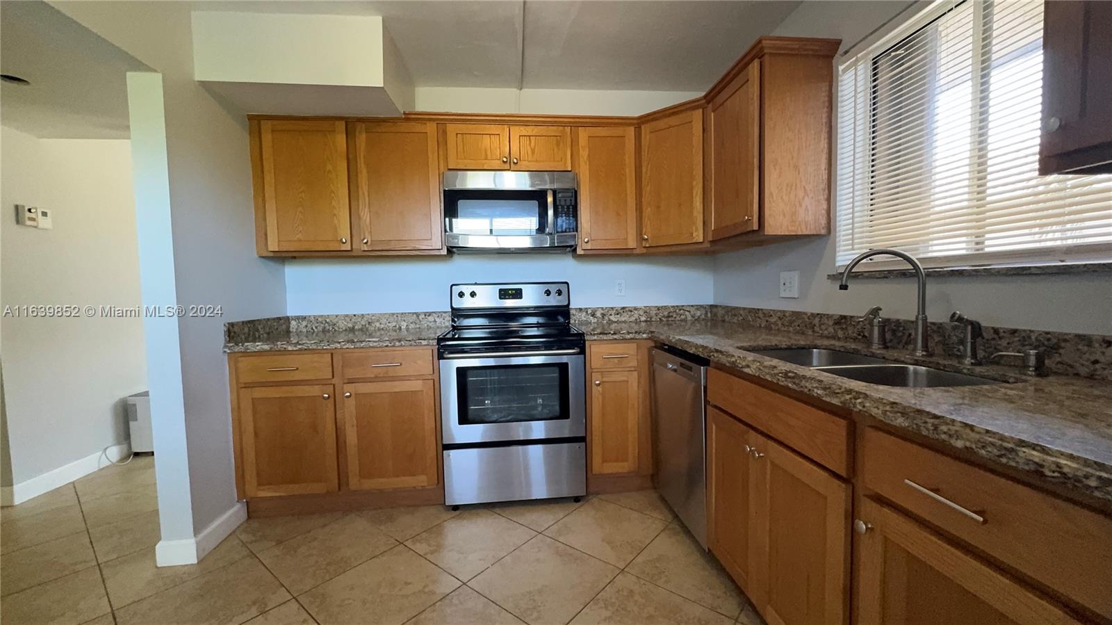 209 Lakeview Dr # 202