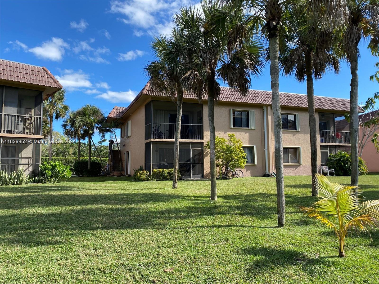 209 Lakeview Dr # 202