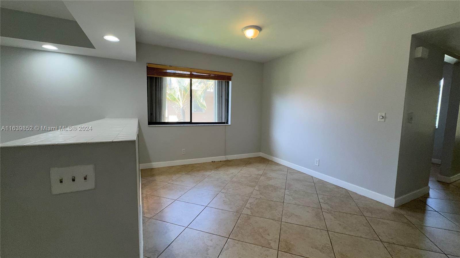 209 Lakeview Dr # 202
