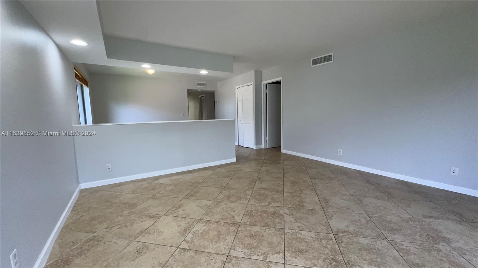 209 Lakeview Dr # 202