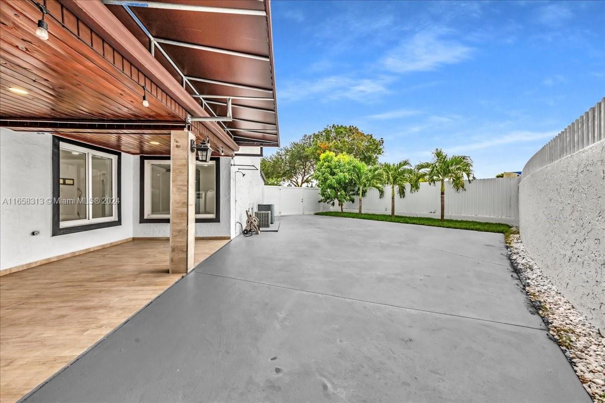 1198 SW 133rd Place Cir