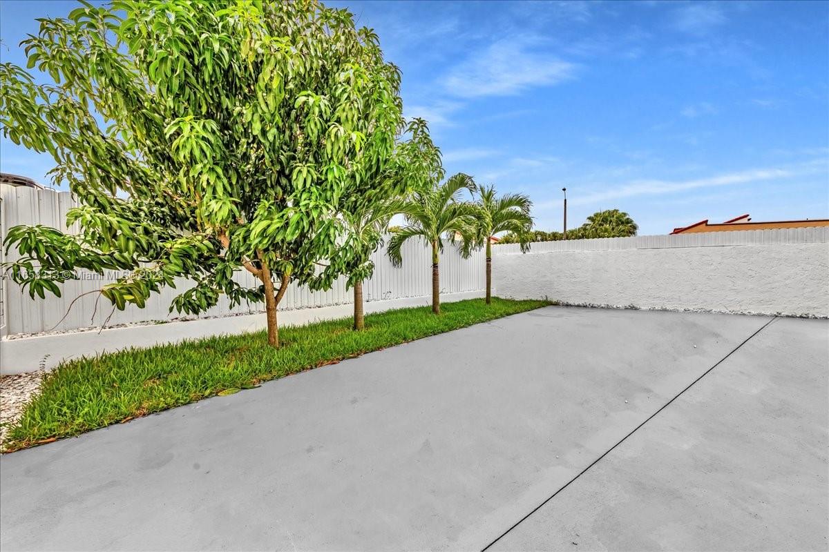 1198 SW 133rd Place Cir