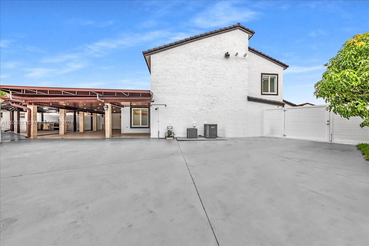 1198 SW 133rd Place Cir