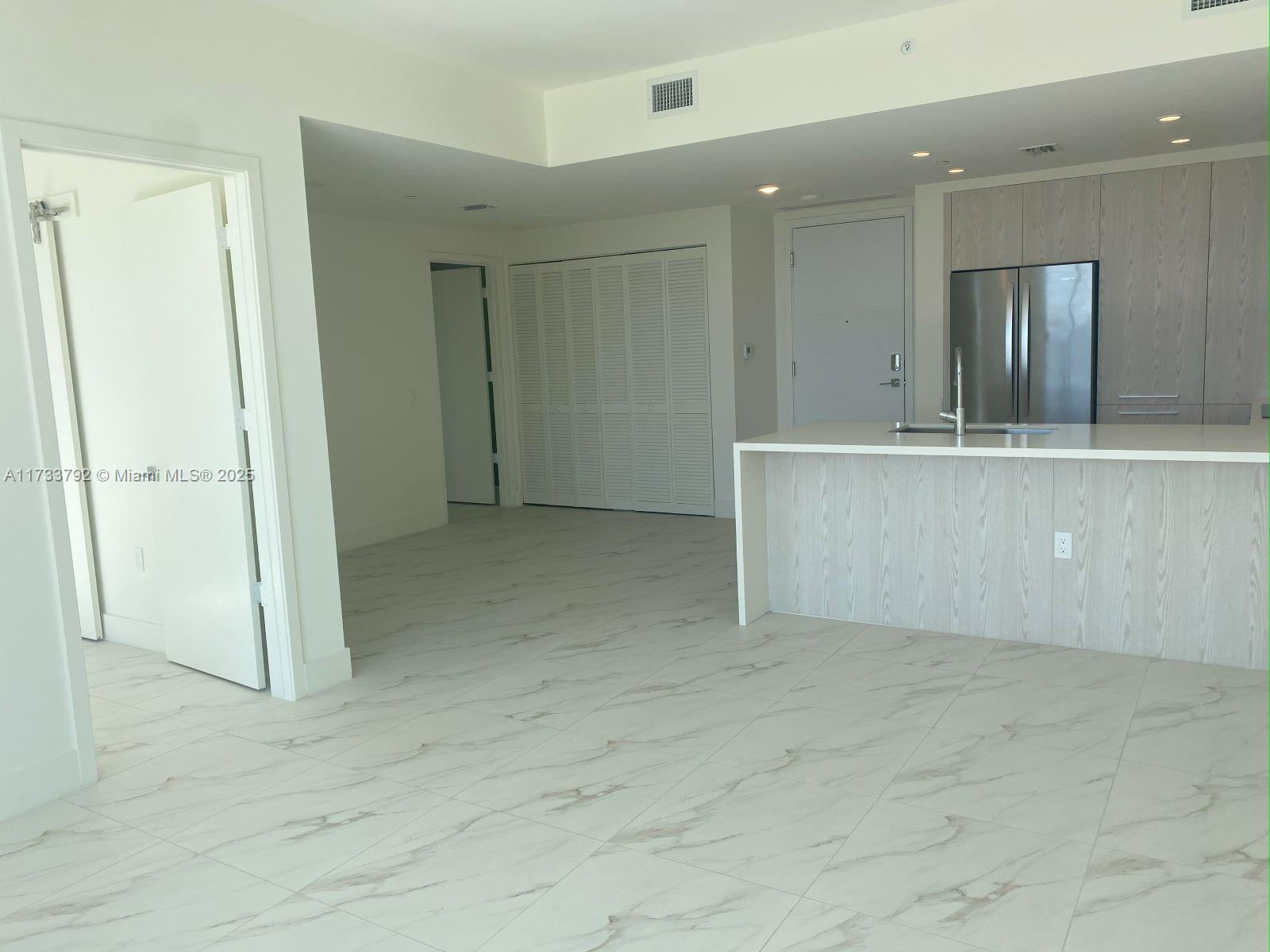 2000 Metropica Way # 406