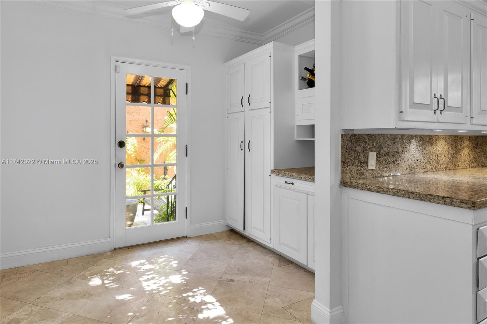 5008 Alhambra Cir