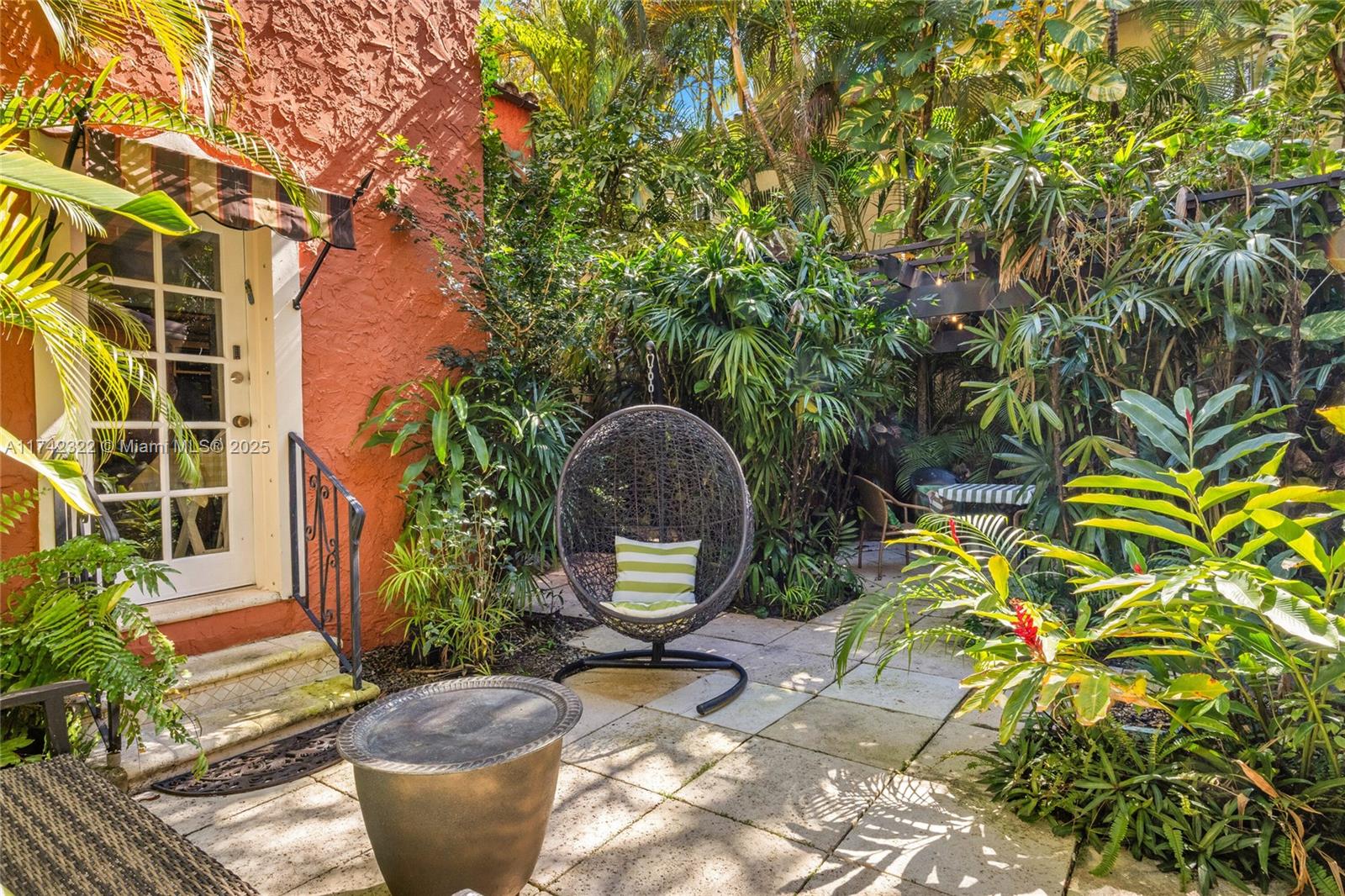 5008 Alhambra Cir