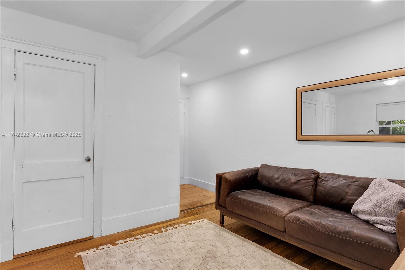 5008 Alhambra Cir
