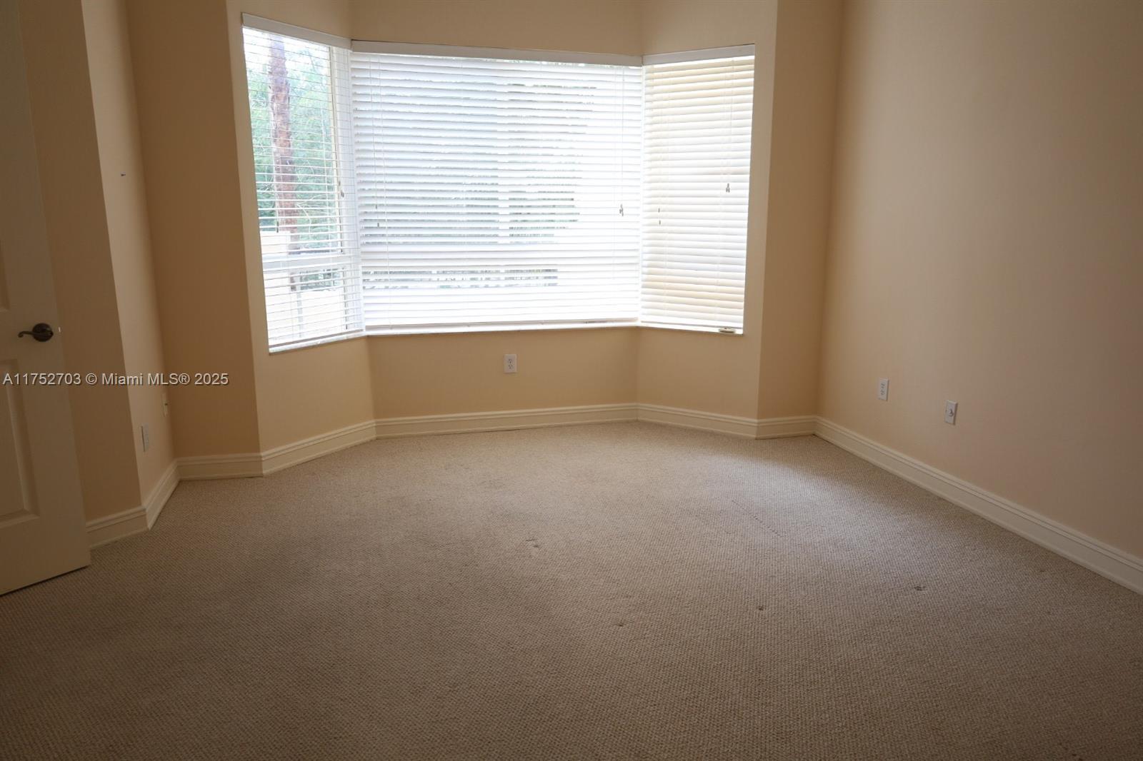 16100 Emerald Estates Dr # 289