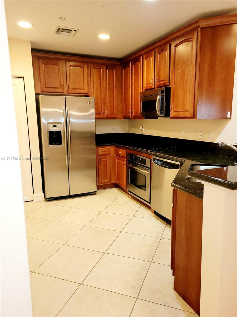 16100 Emerald Estates Dr # 289