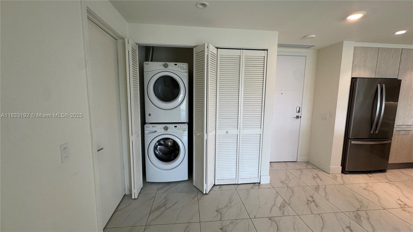 2000 Metropica Way # 406