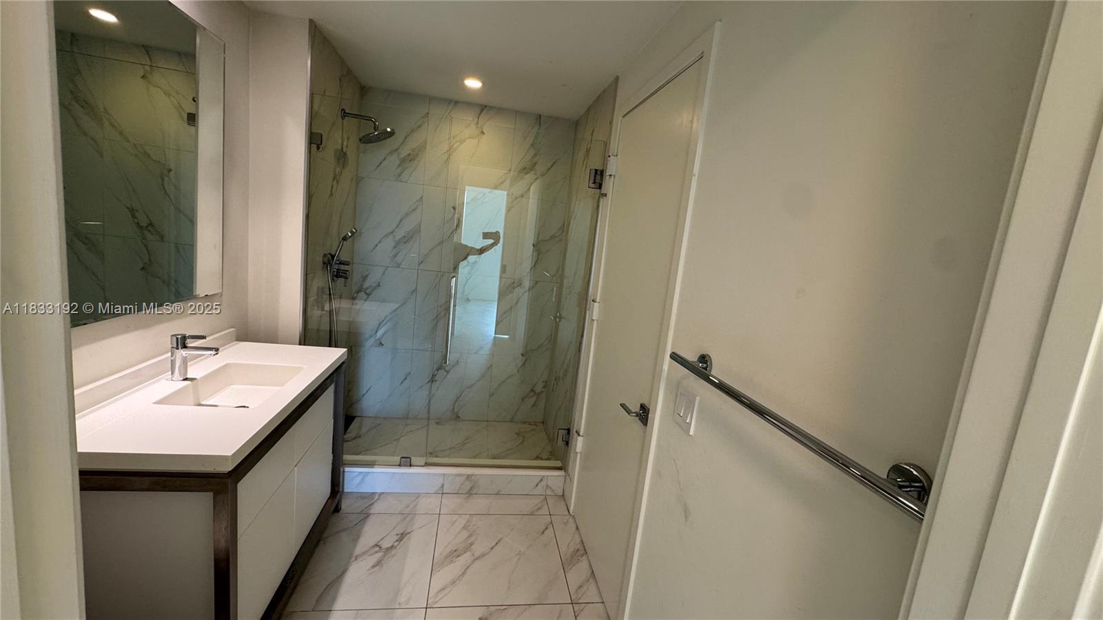 2000 Metropica Way # 406