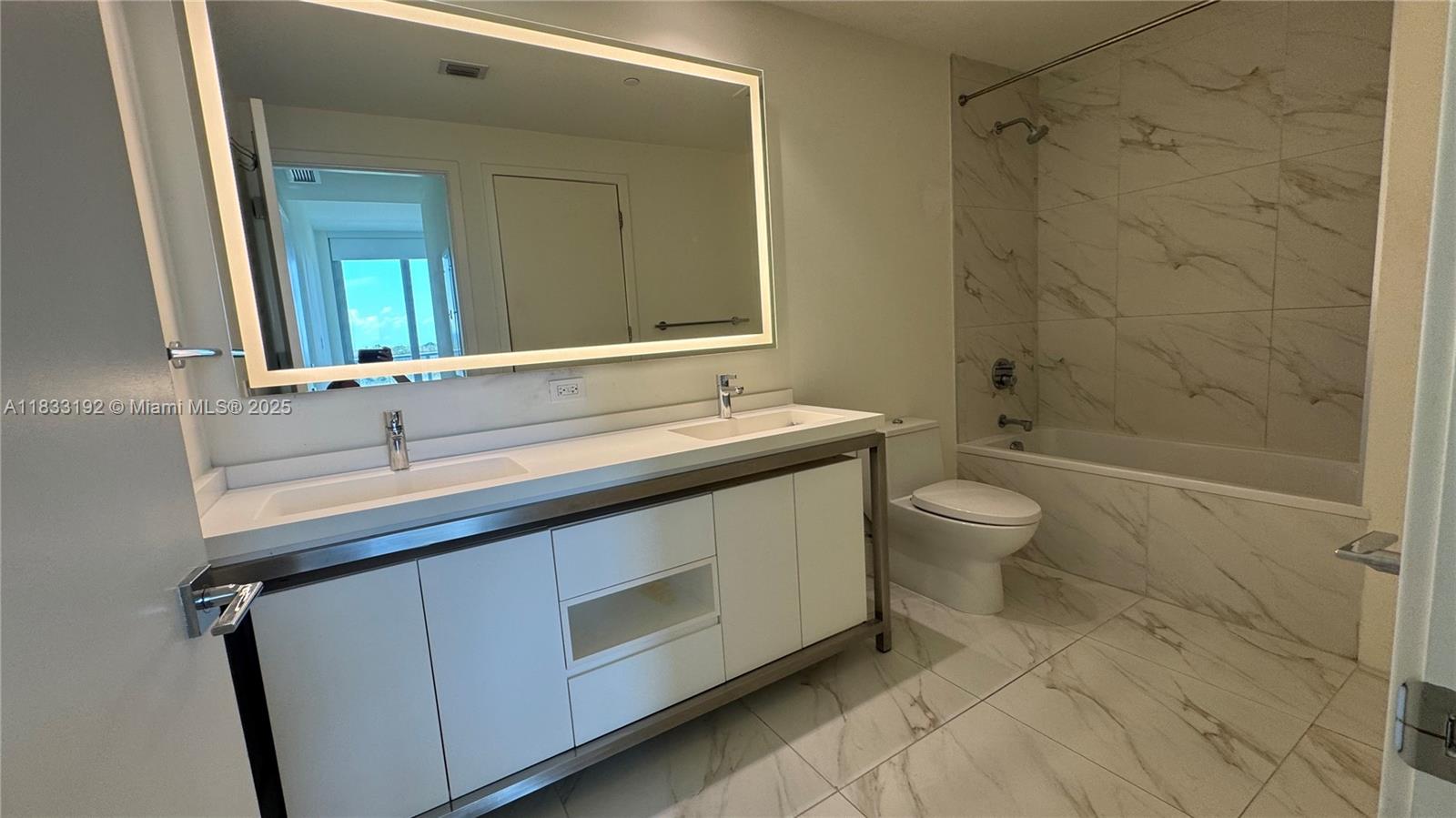 2000 Metropica Way # 406