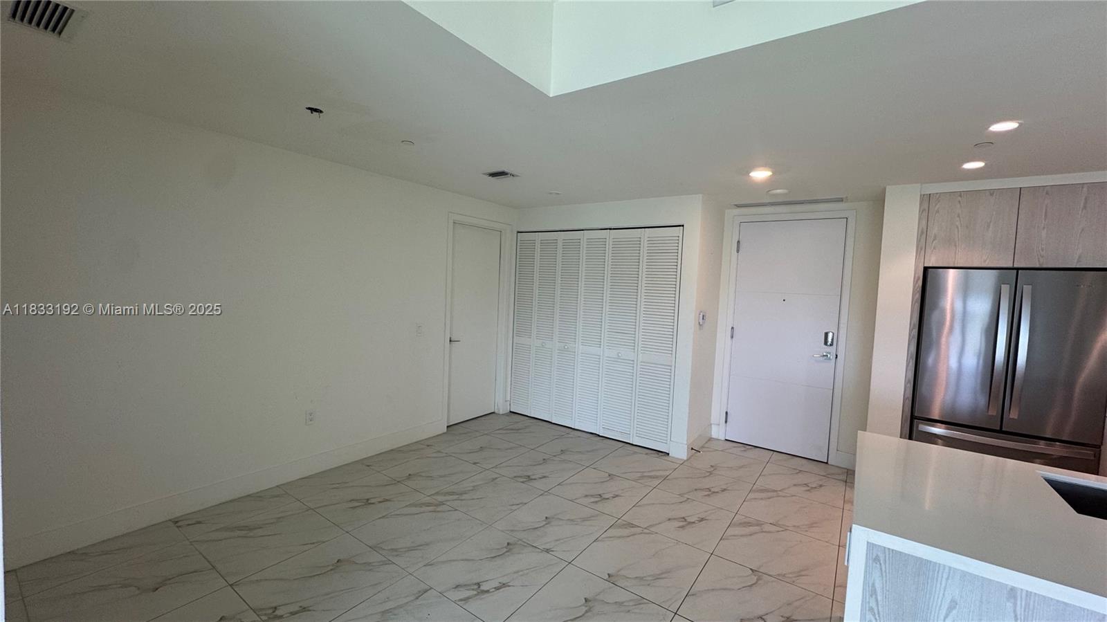 2000 Metropica Way # 406