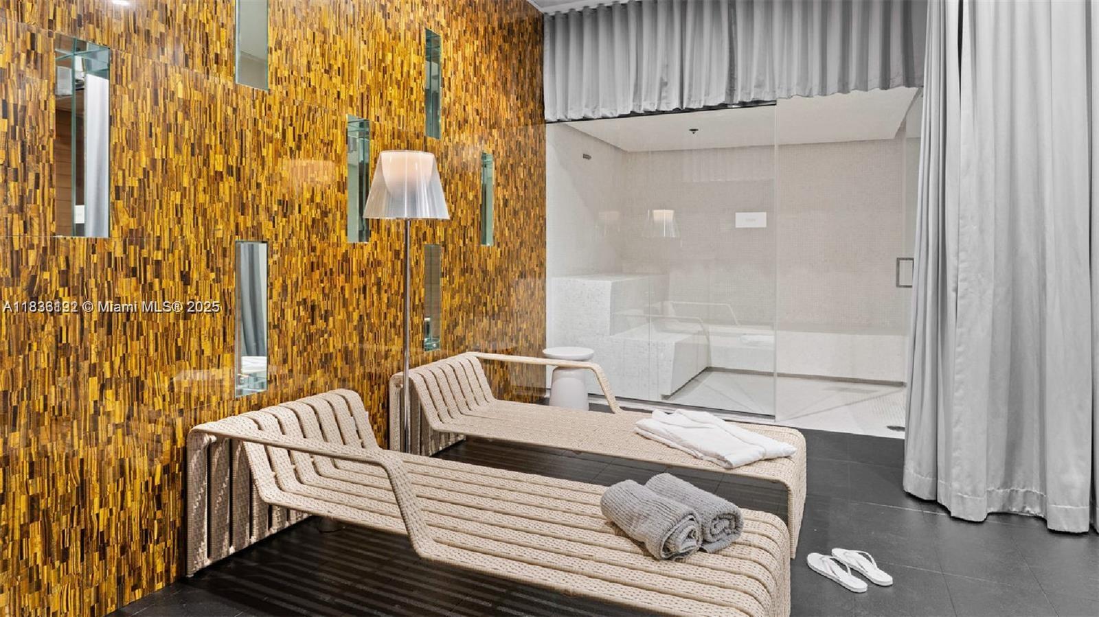 2000 Metropica Way # 406