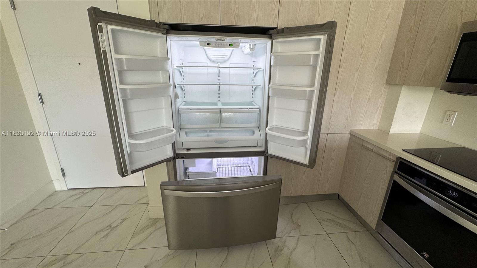 2000 Metropica Way # 406