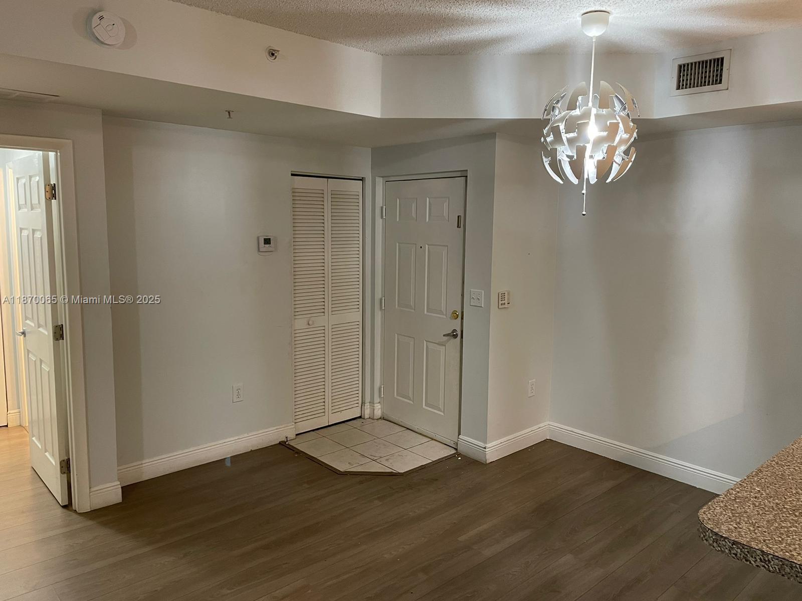 8020 N Nob Hill Rd # 204