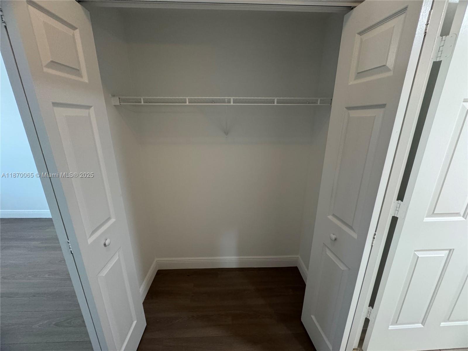 8020 N Nob Hill Rd # 204