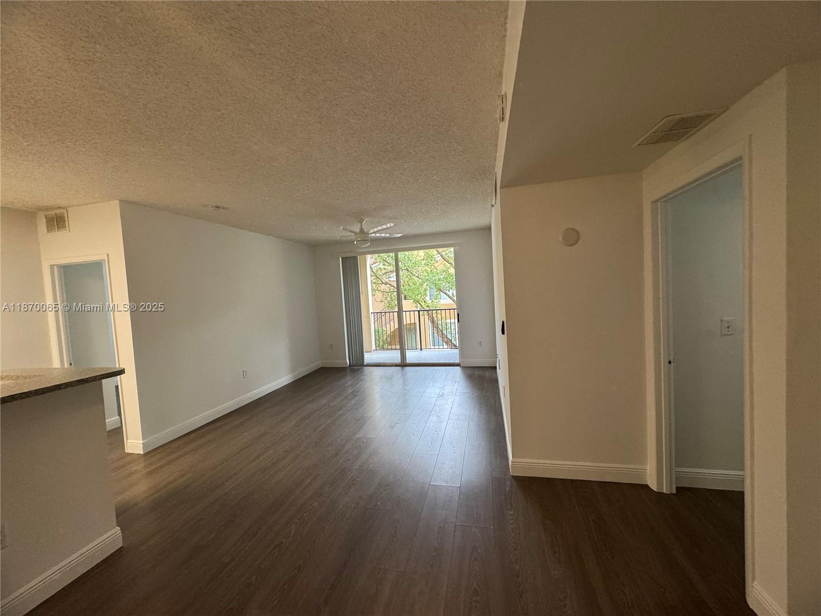 8020 N Nob Hill Rd # 204