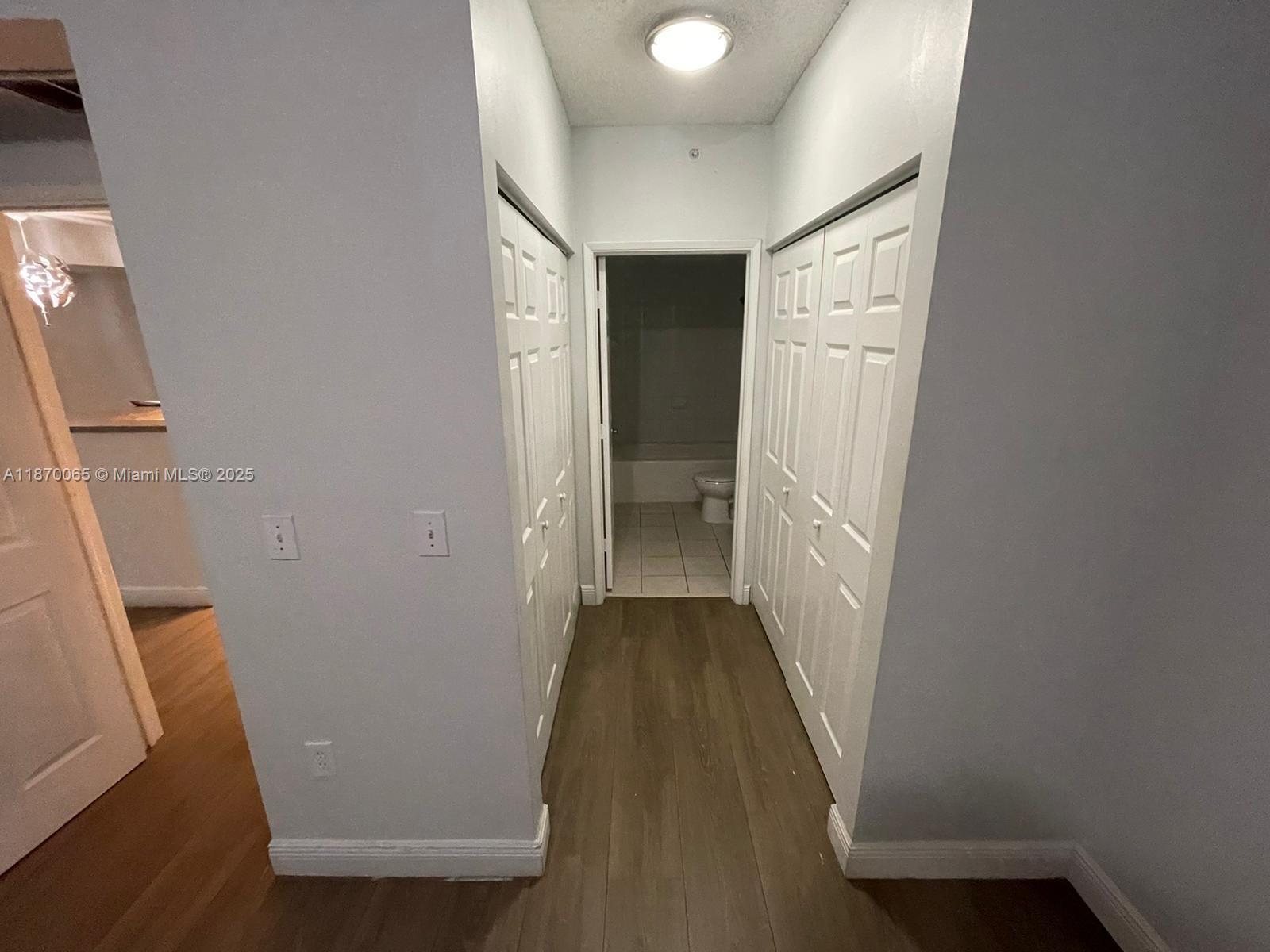 8020 N Nob Hill Rd # 204