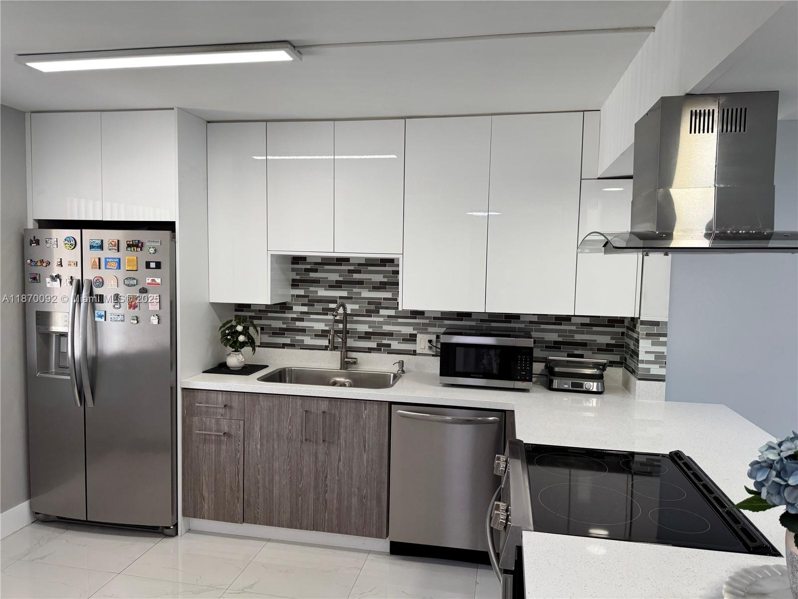 150 Lakeview Dr # 203