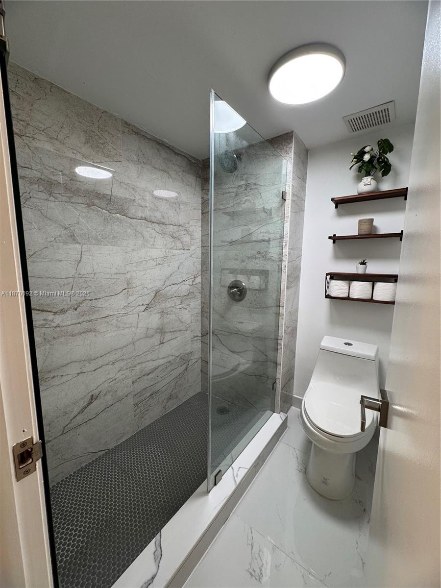 150 Lakeview Dr # 203