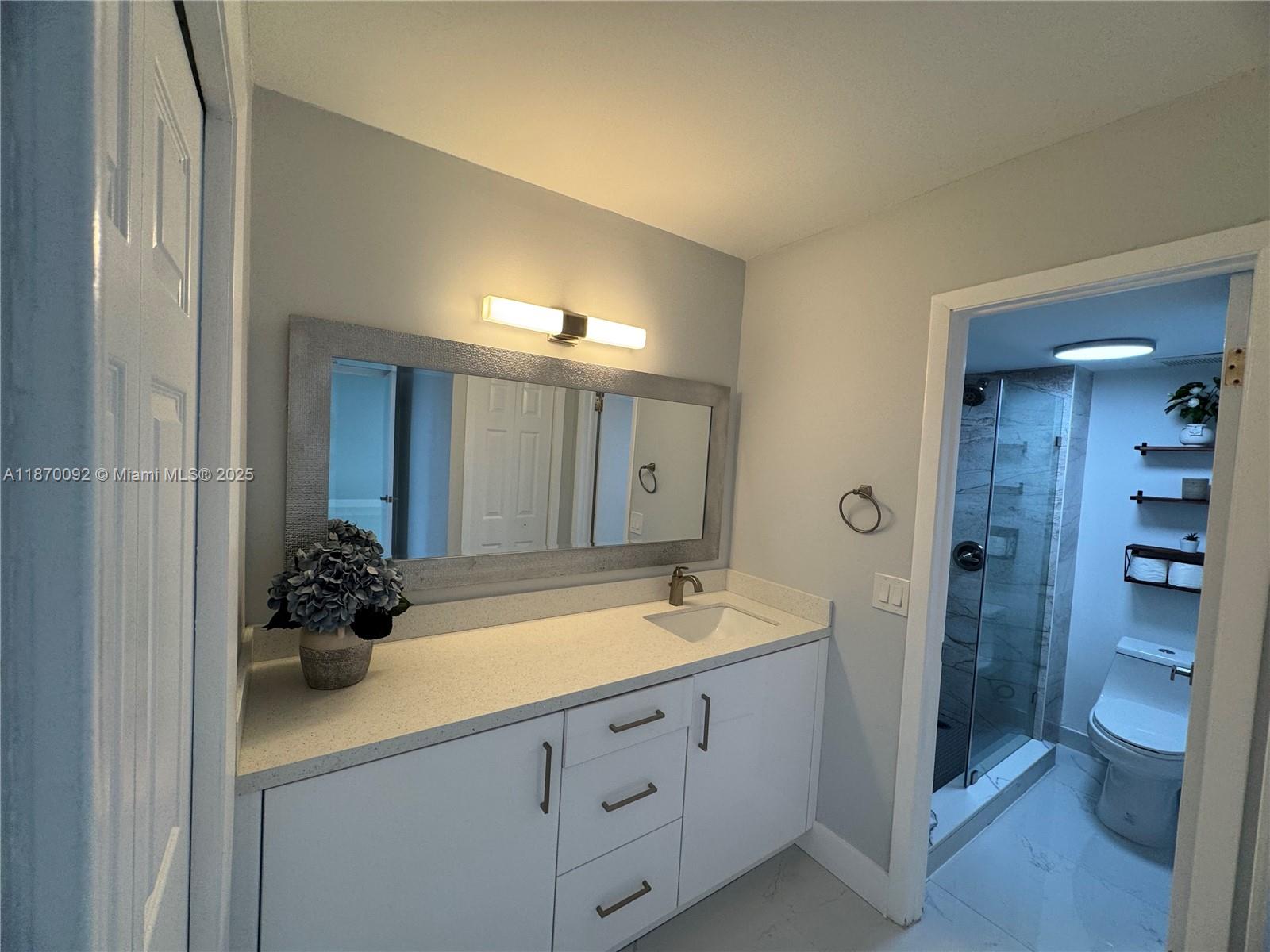 150 Lakeview Dr # 203