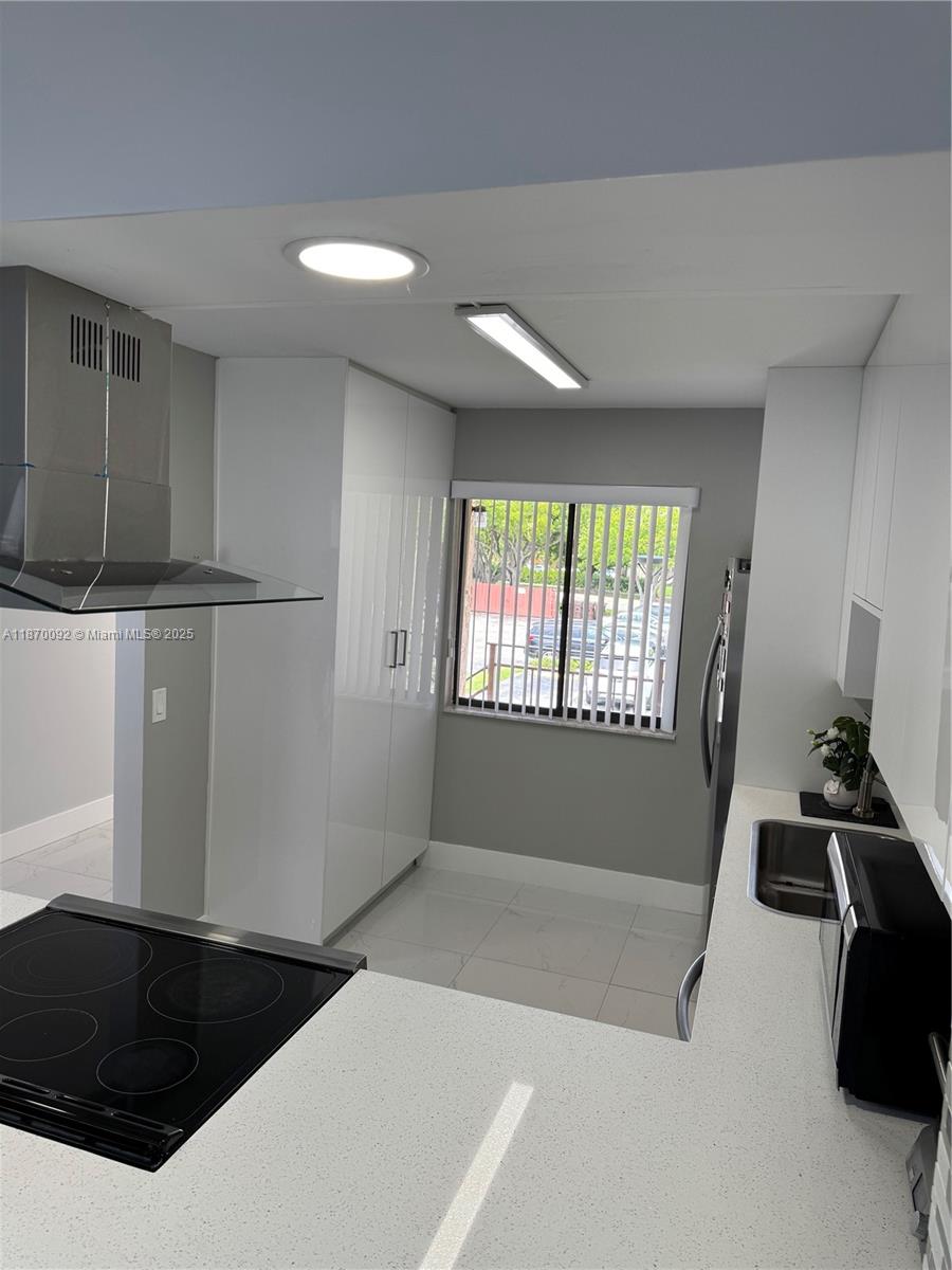 150 Lakeview Dr # 203