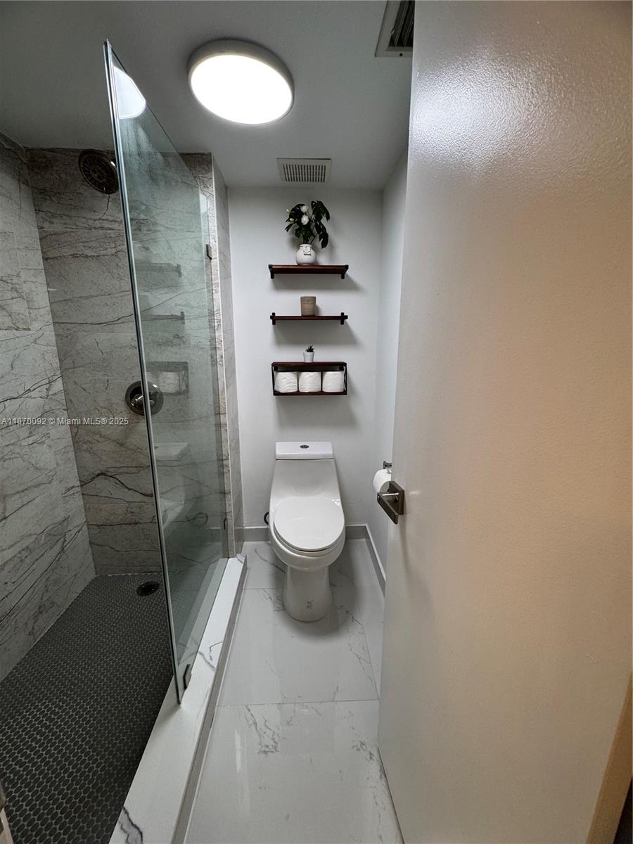 150 Lakeview Dr # 203