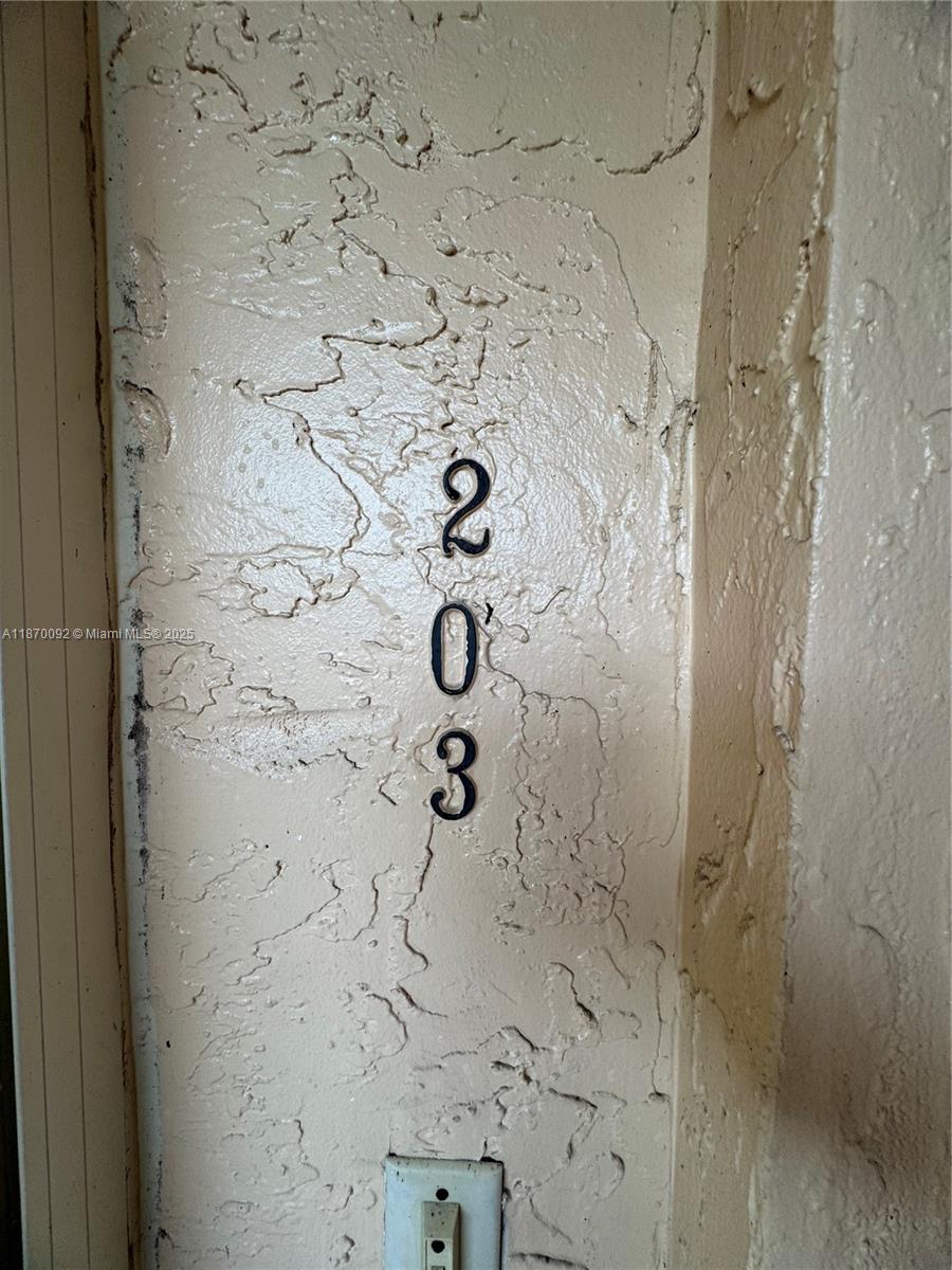 150 Lakeview Dr # 203