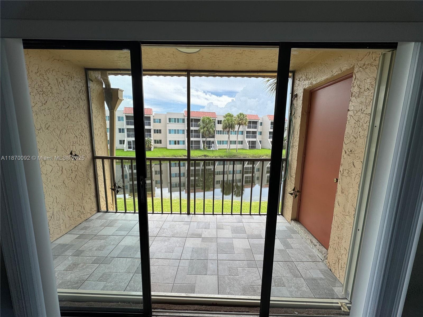 150 Lakeview Dr # 203