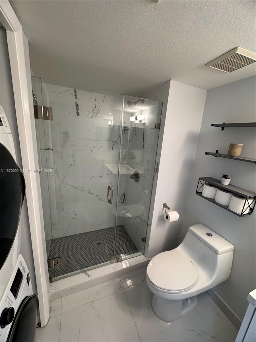 150 Lakeview Dr # 203