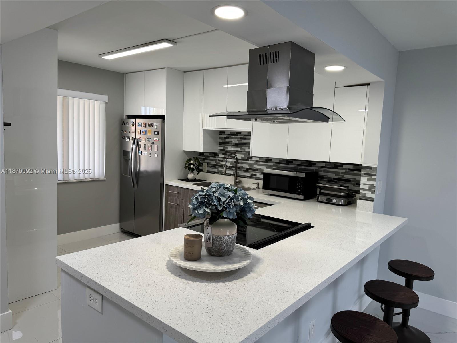 150 Lakeview Dr # 203