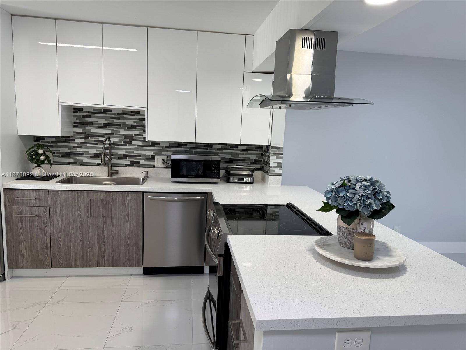 150 Lakeview Dr # 203