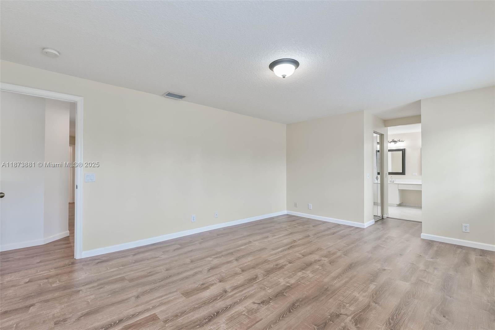 3844 W Falcon Ridge Cir