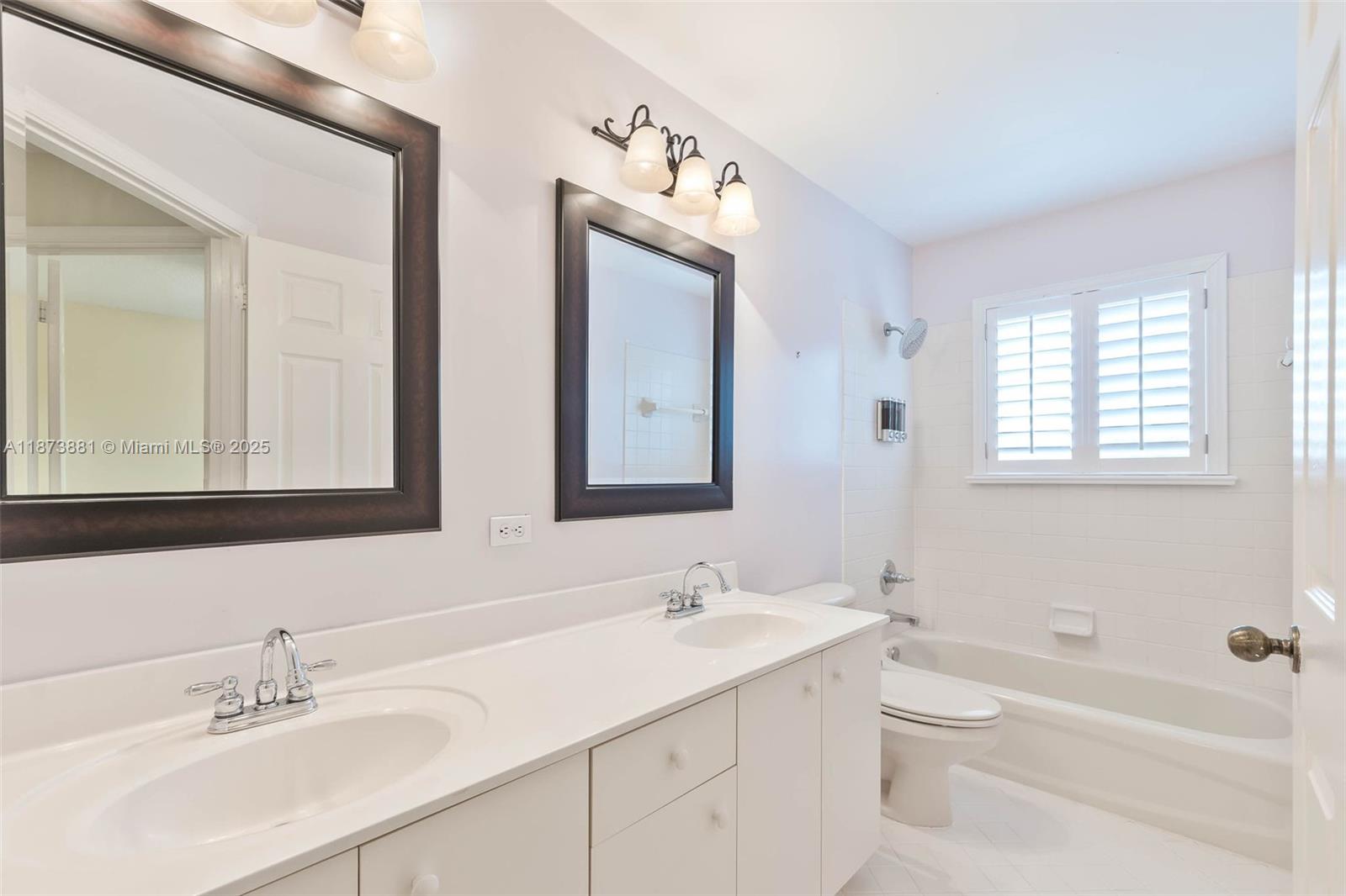 3844 W Falcon Ridge Cir