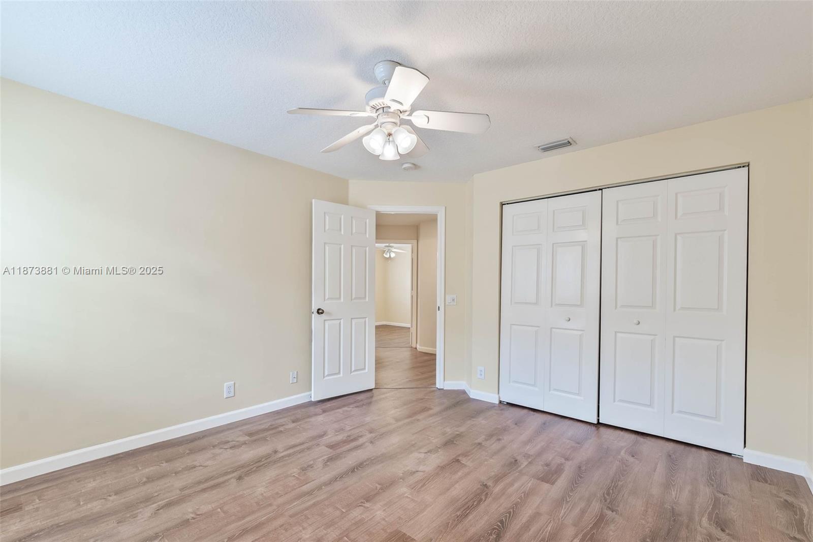 3844 W Falcon Ridge Cir