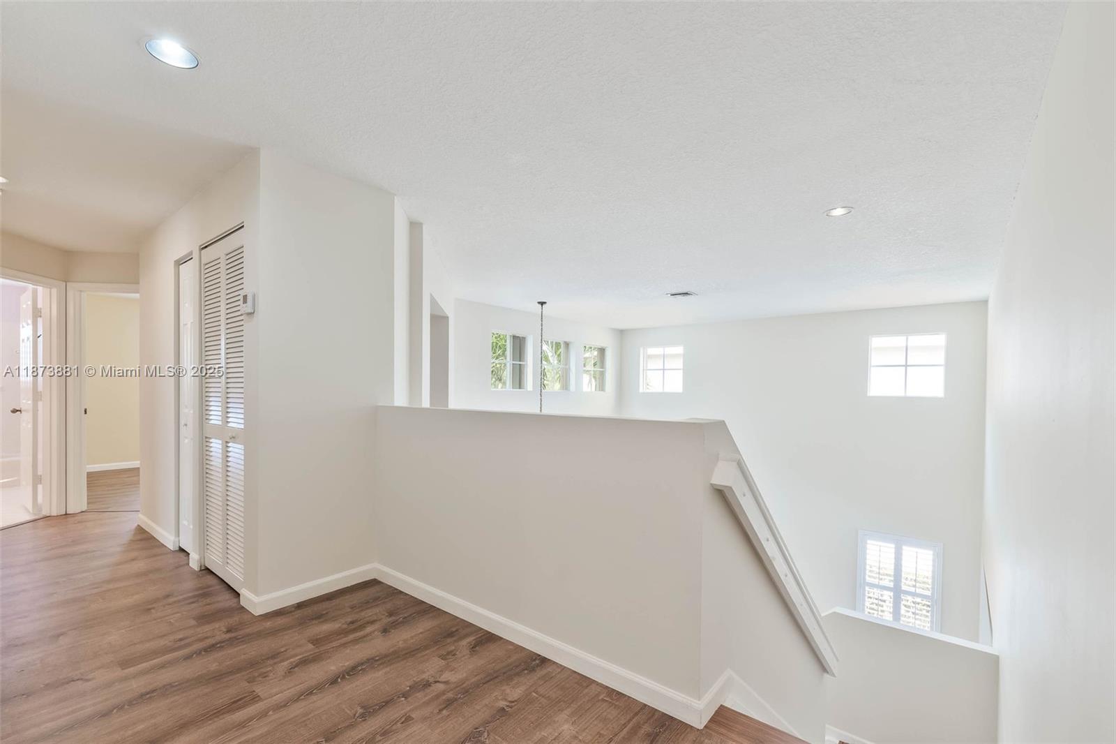 3844 W Falcon Ridge Cir