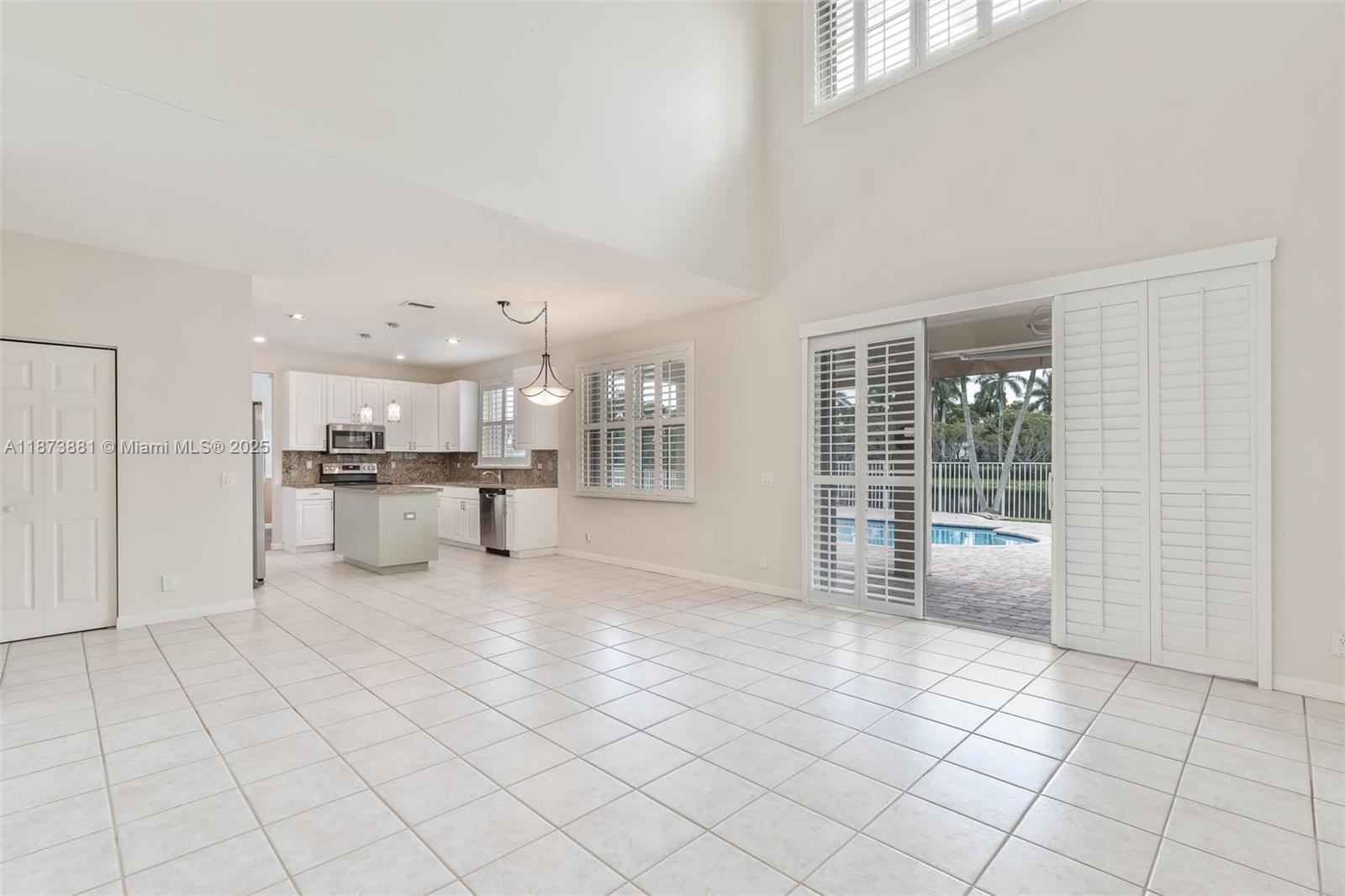 3844 W Falcon Ridge Cir