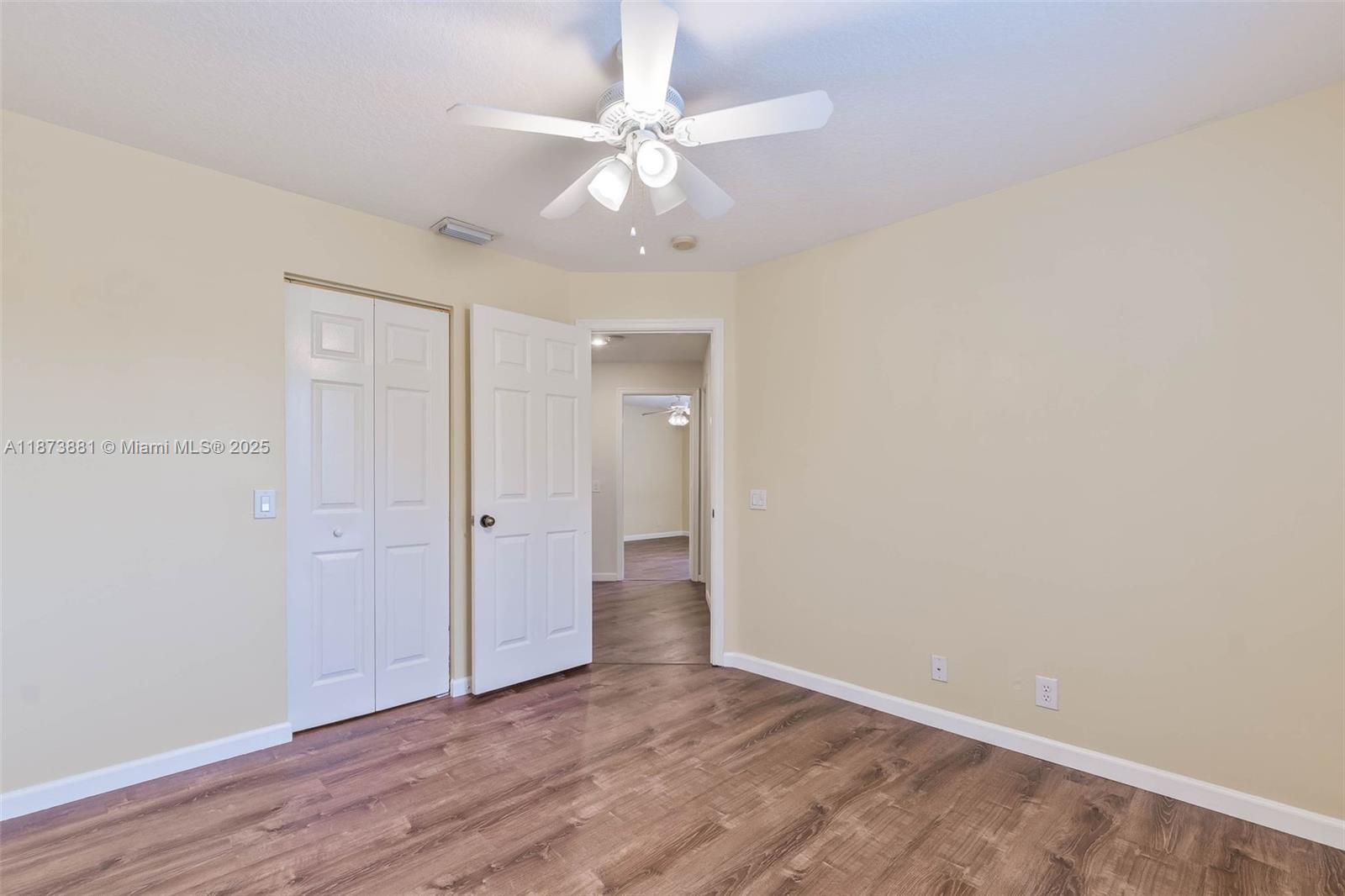 3844 W Falcon Ridge Cir