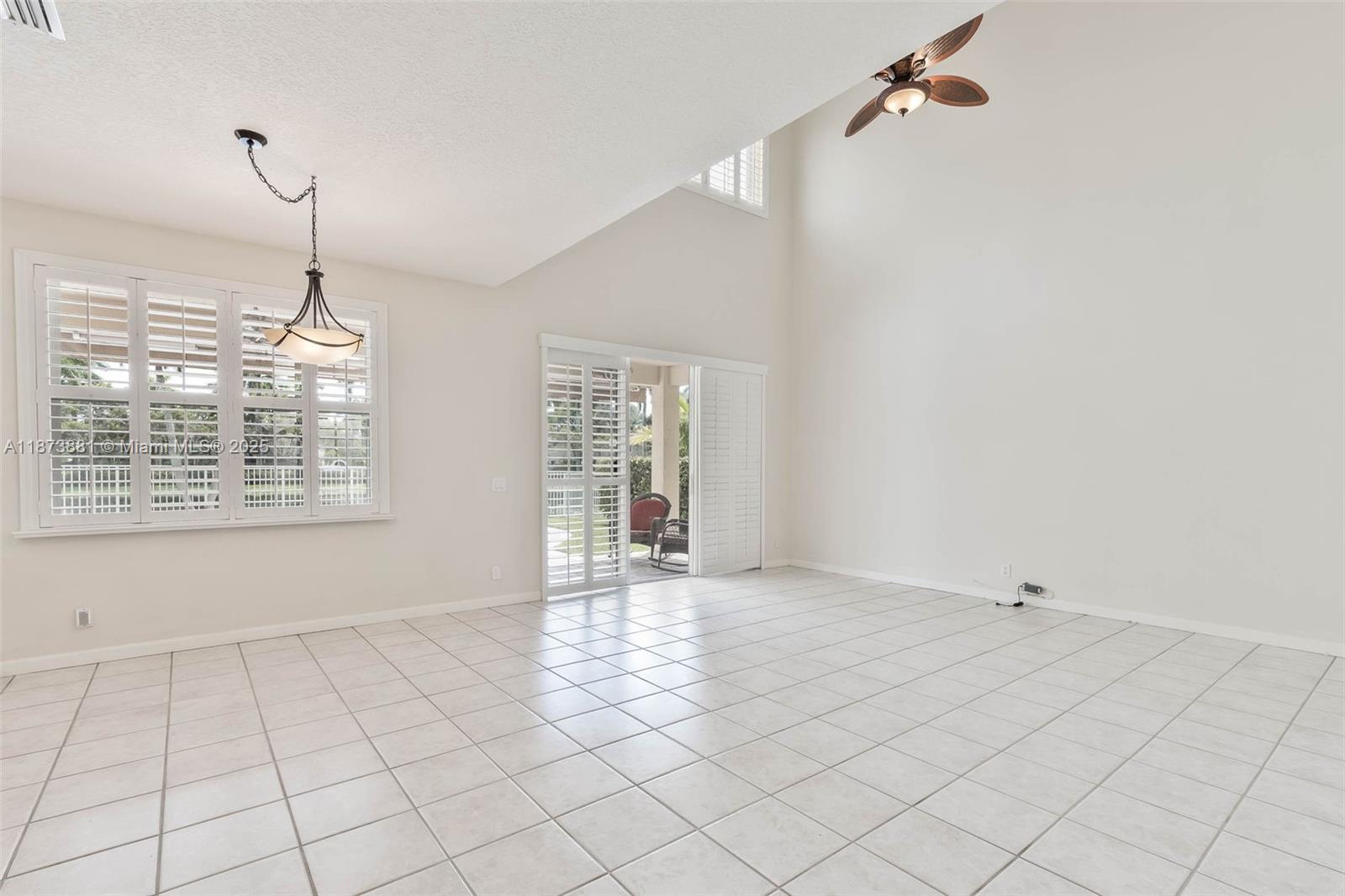 3844 W Falcon Ridge Cir