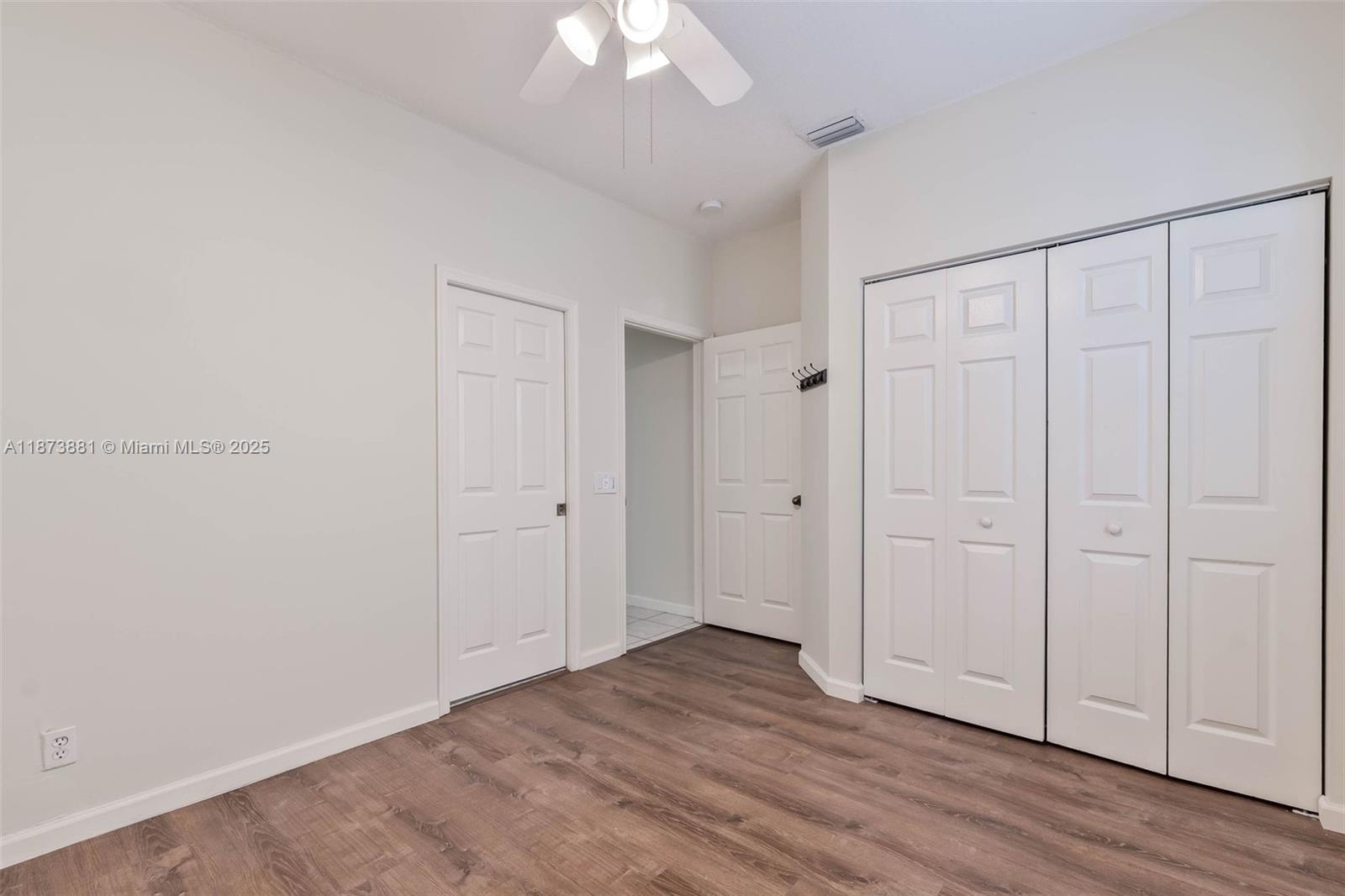 3844 W Falcon Ridge Cir