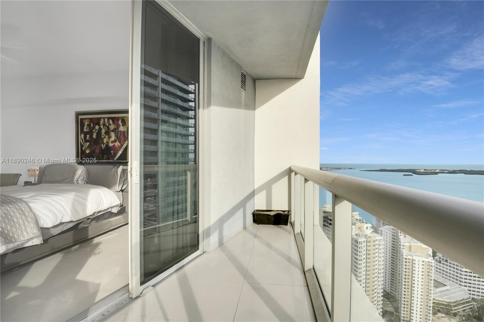 475 Brickell Ave # 4711