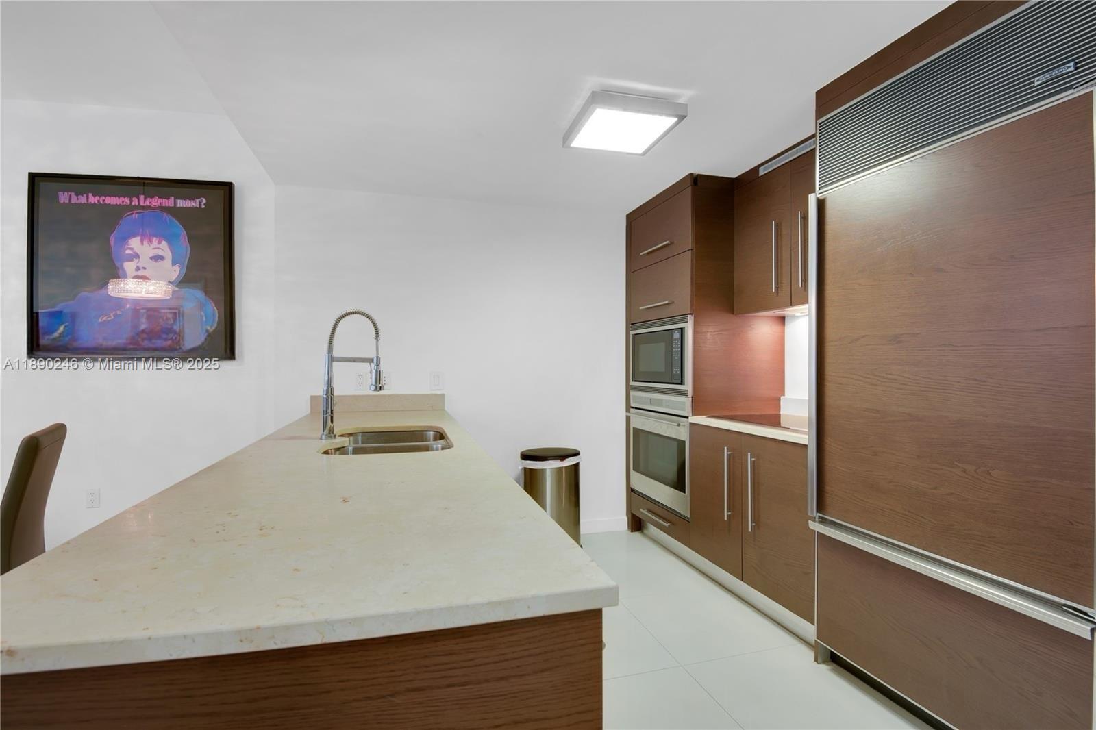 475 Brickell Ave # 4711