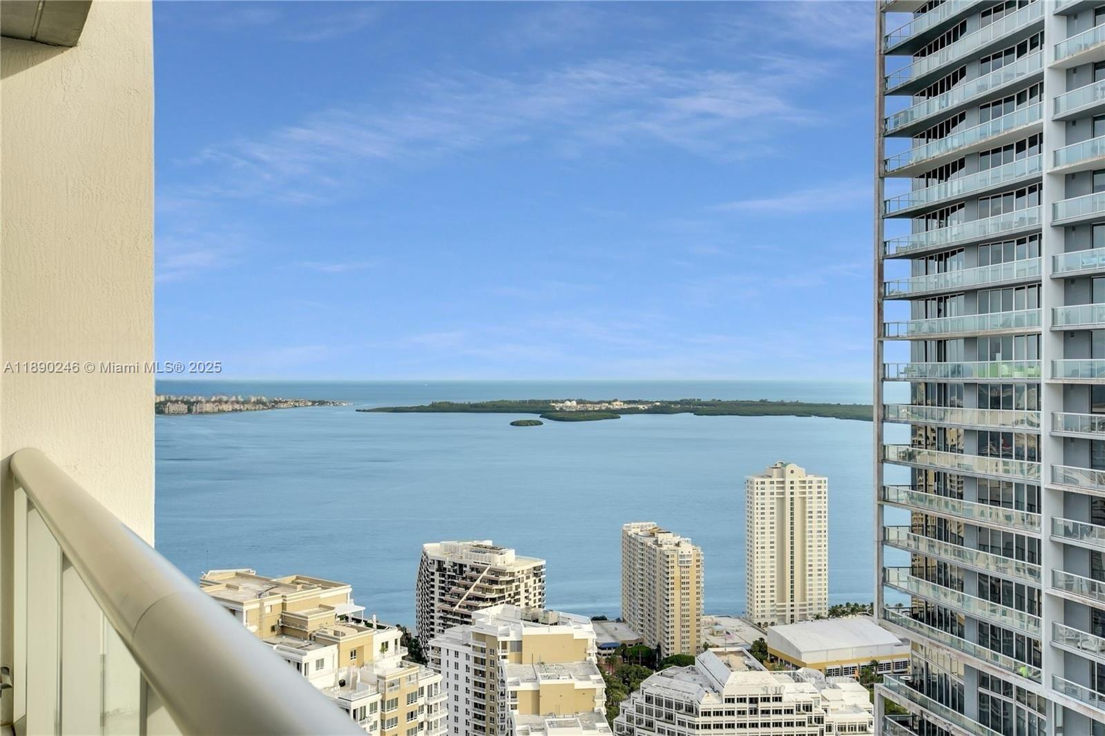 475 Brickell Ave # 4711