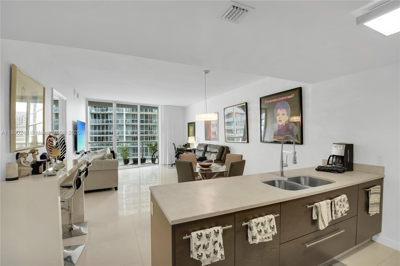 475 Brickell Ave # 4711