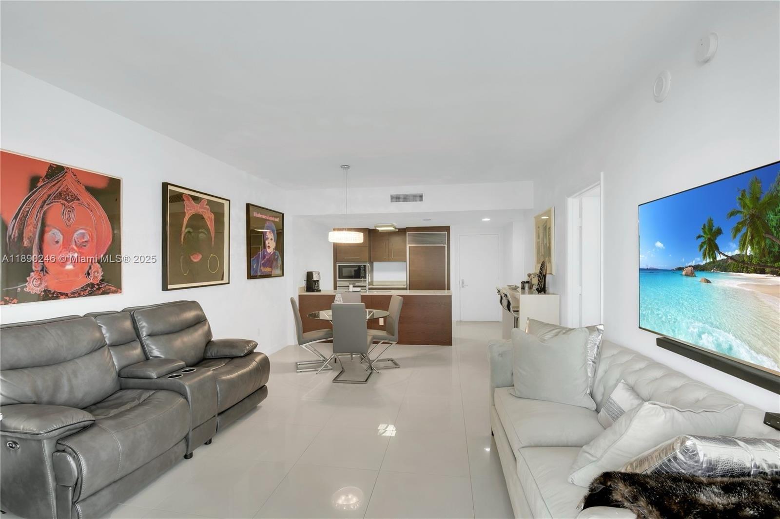 475 Brickell Ave # 4711
